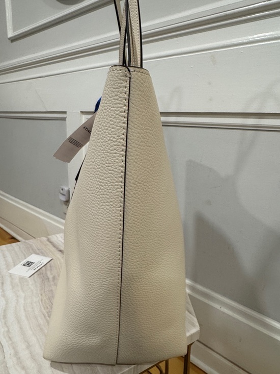 Coach Large Town Tote Chalk Pebbled Leather Off White Tote - Picture 6 of 17